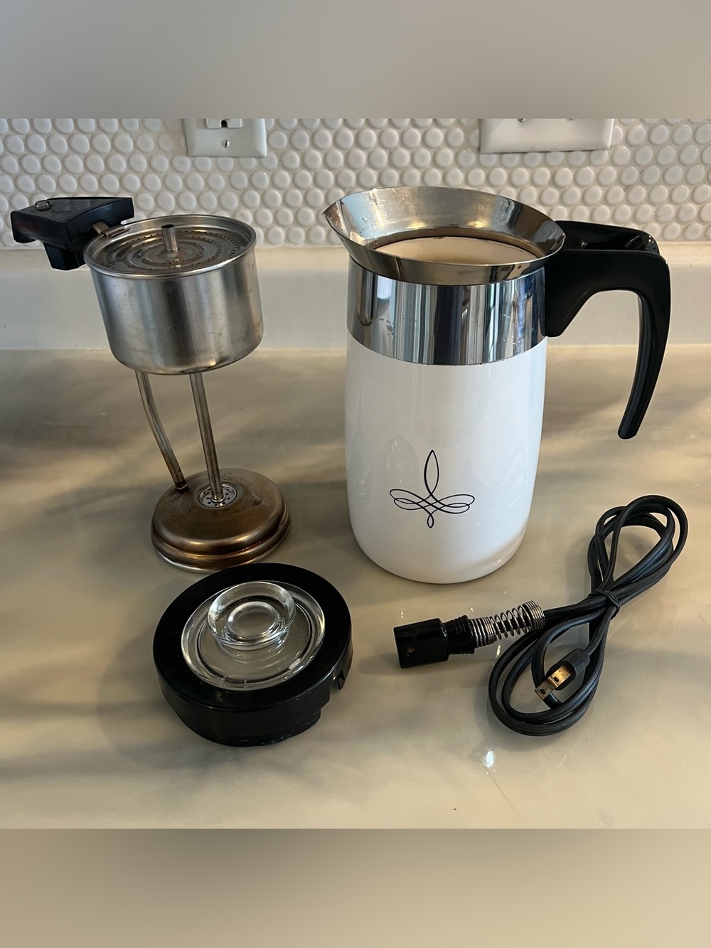 Vintage Corning Ware 10-Cup Electromatic Percolator Black Trefoil w/ Inserts